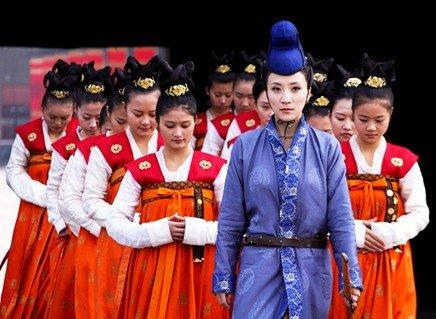 宠信女官，组建千人美女骑兵仪仗队，花花帝王暴君石虎