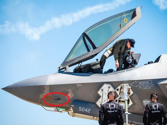 F-35变晾衣架，美国女飞行员的举动，暴露了美军的软肋