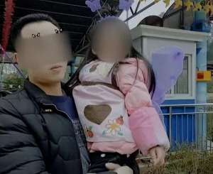 美女裸体分尸_90后幼师赤身惨死家中，丈夫：关系发生到一半，被推下床