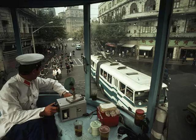 1983年，71岁旧上海美女模特家中遇害，凶手竟是一位好色民警