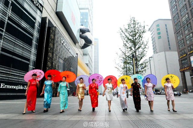 风格大胆！为何成都女孩爱买爱穿这种衣服？最显身材