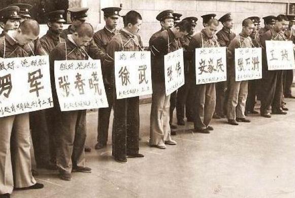 1983年，71岁旧上海美女模特家中遇害，凶手竟是一位好色民警