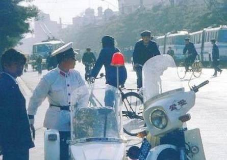 1983年，71岁旧上海美女模特家中遇害，凶手竟是一位好色民警