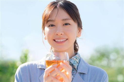 日媒评选夏季日剧四大美乳女优！gakki 十元榜上有名