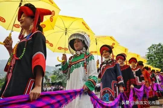 1000名彝族美女在这里演了一场“大秀”，太美了（多图）