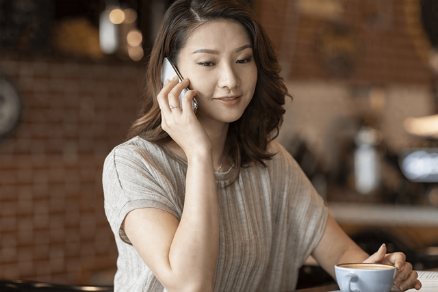 隔壁新搬来一位美女，每晚12点，她都会偷偷与我相见