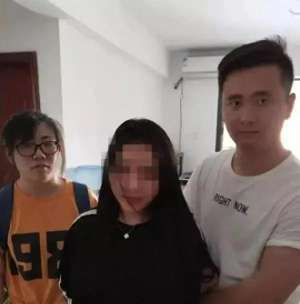 美女黄色性生活_禁忌之窥：大二女学生参与上千次的色情交易，你绝对无法想象