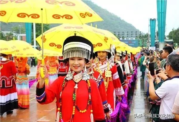 1000名彝族美女在这里演了一场“大秀”，太美了（多图）