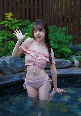 美女泡图_27岁性感美女在泡温泉拍的写真照