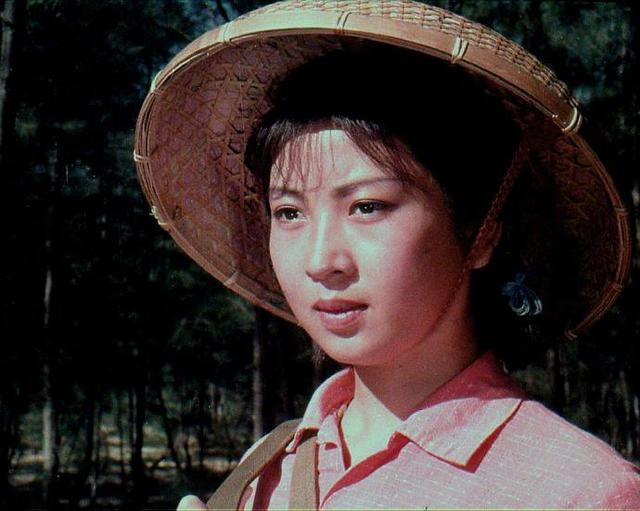 45年后 老电影《海霞》演员今昔照 5位美女已老 多位老戏骨已去世