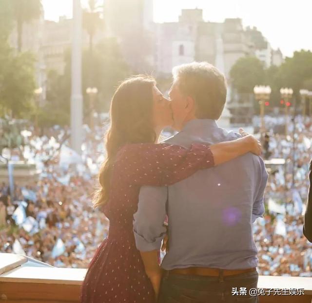 阿根廷第一夫人遇人不淑，恋爱十年竟不结婚，可惜了这位绝世美女