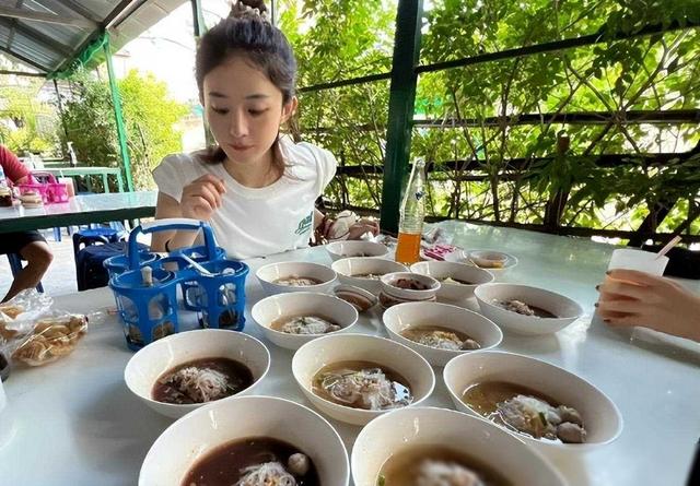 素颜女神大揭秘！这6位女星卸妆后惊艳四座，不化妆也美翻天！谁