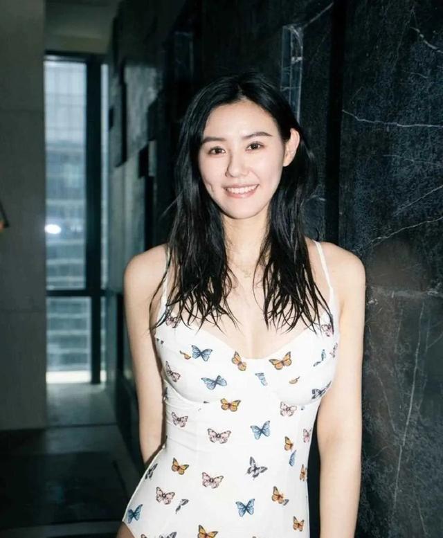 六大美体亮相中国体坛：大长腿张常宁拍性感照，潘晓婷丰满抢眼