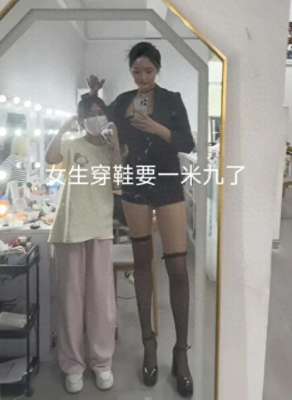 大学美女校花模特(女大学生身高一米八，因高颜值成学校靓丽风景线，网友：没人敢追)