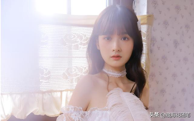 长发美女的温柔漂亮写真集