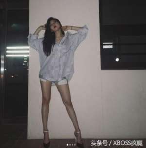 美女拉尿出血图片(泫雅高跟鞋跳舞受伤了「脚趾溢血掉一层皮」照片曝光)