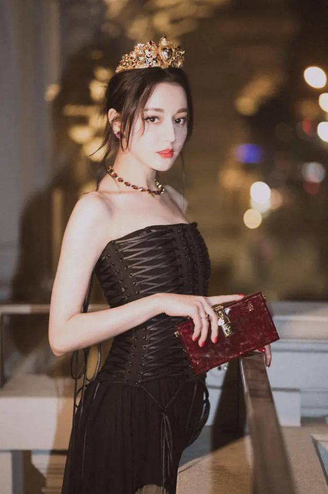 娱乐圈最美的7位新疆女星，个个貌美如花，你更喜欢哪一个？