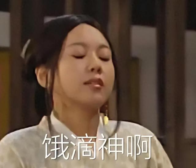 胸罩露点，花式泳衣，这些辣眼睛的操作，导演肚子里没一点墨水吗