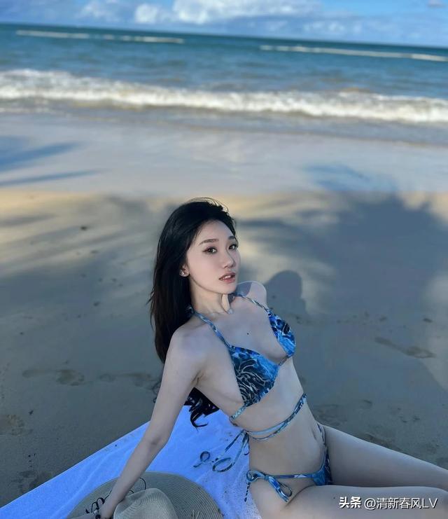 加勒比海之蓝，比基尼美女的梦幻画卷