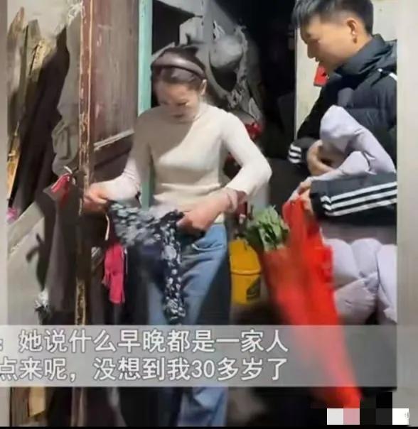 男子相亲完下午女方就上门，娴熟换围裙帮忙做饭，看长相一眼沦陷