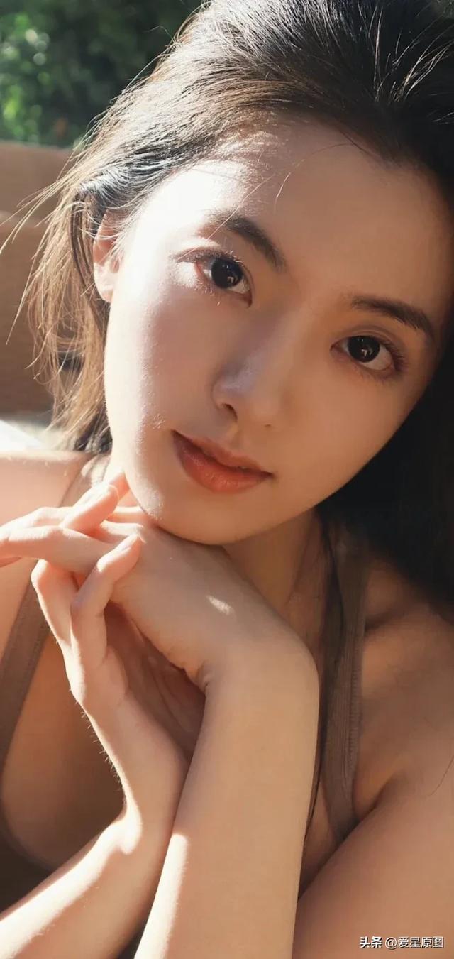 美女校花——何子怡全图写真合集