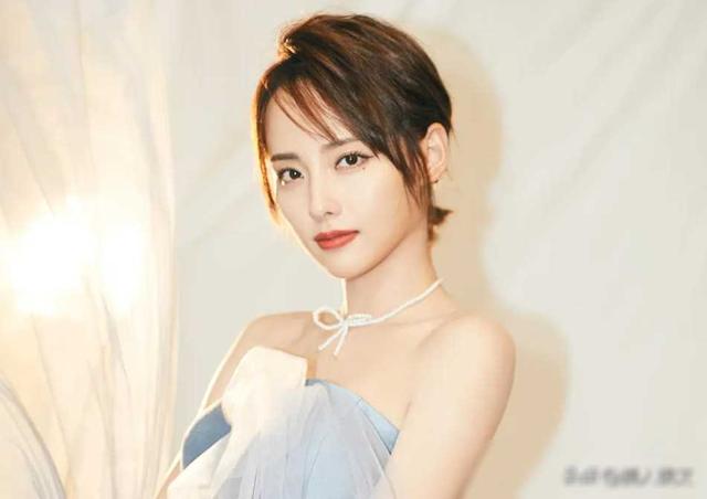 盘点来自四川的20位美女明星，个个貌美如花，你最喜欢谁？