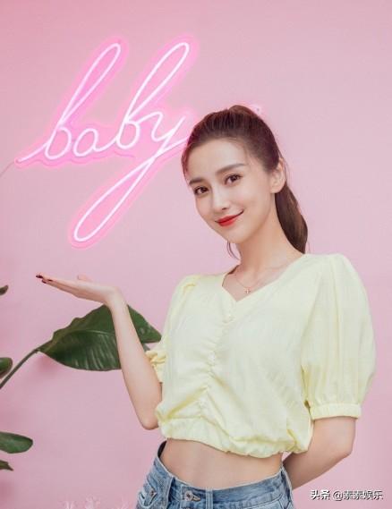 baby首次直播超美，敬业程度被称赞，全程展现高状态值