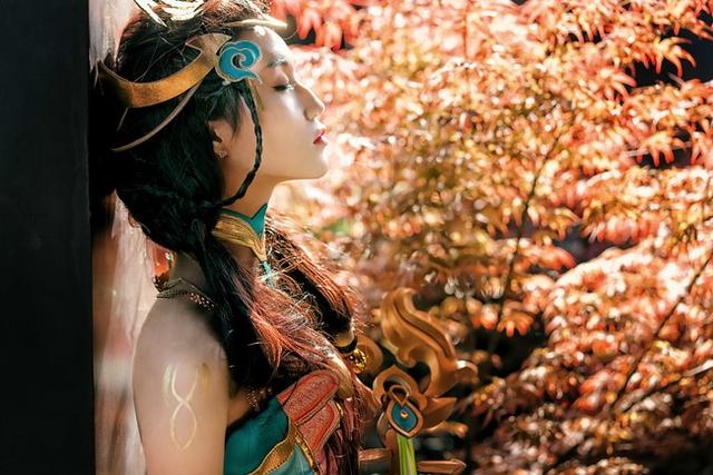 动漫cosplay-另类轻柔熟女《王者荣耀》杨玉环