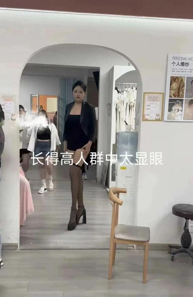 校园美女身高一米八，颜值如仙女！网友：这是我追不到的天使吗？