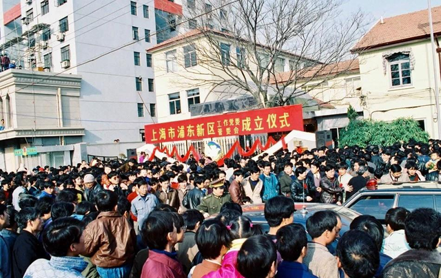 日军兽行照片：当着父亲的面玷污他女儿，临走还残忍割下妻子乳房