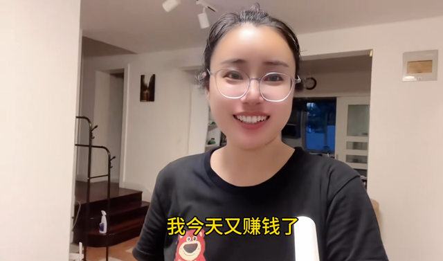 江苏80后美女爱上英国帅哥，订婚4年没有领证，现因朋友挑拨分手