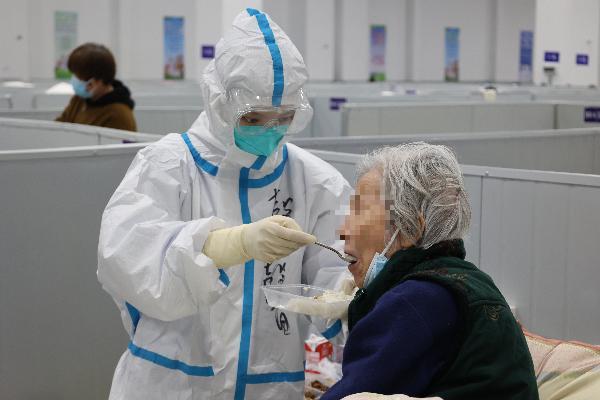 我不知道你的名字 但我知道天使就在身边！今天，致敬“提灯女神”