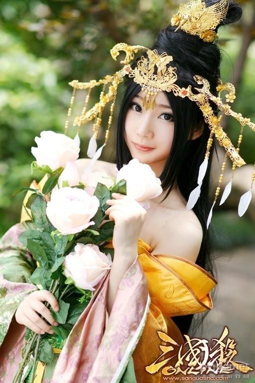 英雄联盟VS三国杀，福利向cosplay来了，谁更胸猛一点？