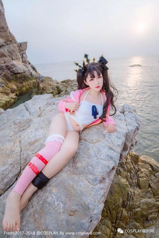 伊斯塔凛Cosplay御姐控水着胖次本子福利图片