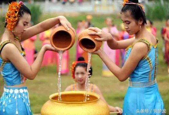 美女湿身吧！济源小沟背首个泼水节来了！