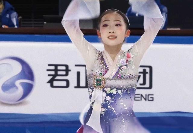 完美逆袭夺冠！中国12岁花滑天才少女诞生：美如精灵完胜李易