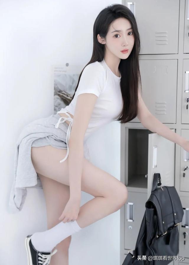 短裤美女唯美小清新外拍