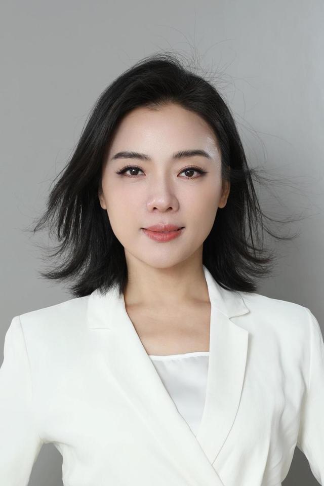 盘点身材丰满长相甜美的8位女歌唱家，你最喜欢谁？