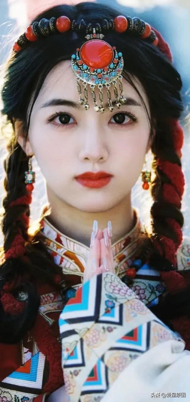 美女校花——何子怡全图写真合集