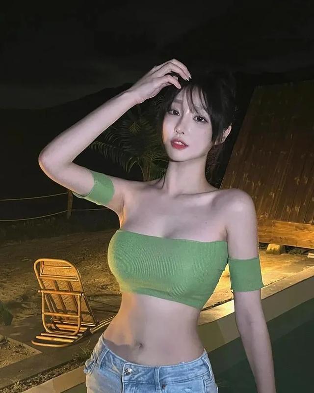 韩国美女写真：但愿她们都是纯天然的