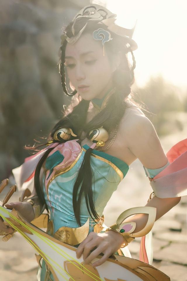 动漫cosplay-另类轻柔熟女《王者荣耀》杨玉环