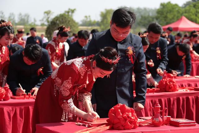 迎建党百年 结百年姻缘 中铁四局百对新人在巢湖之滨喜结良缘