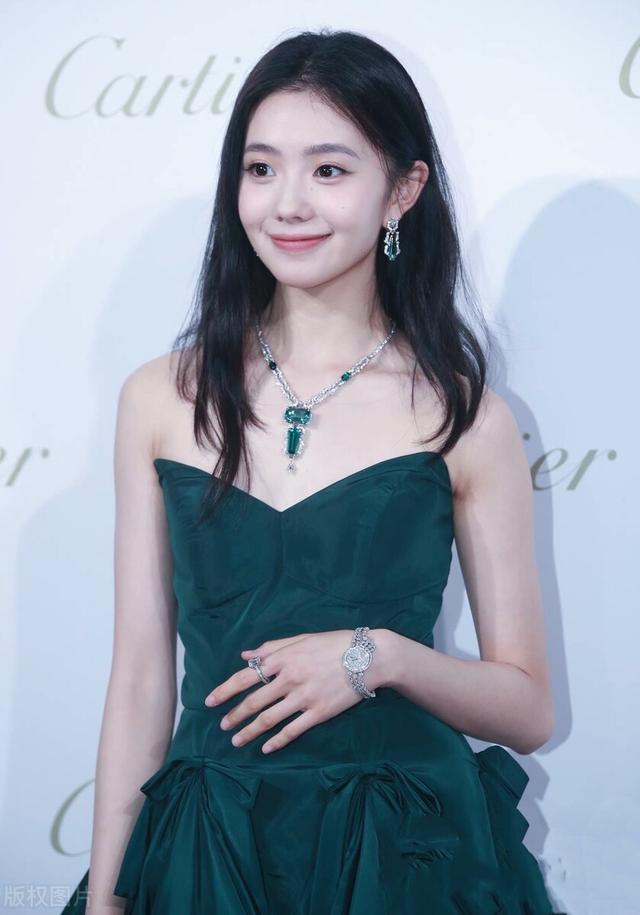 这5位00后女明星，形象都是乖乖女，谁才是真正的“国民闺女”