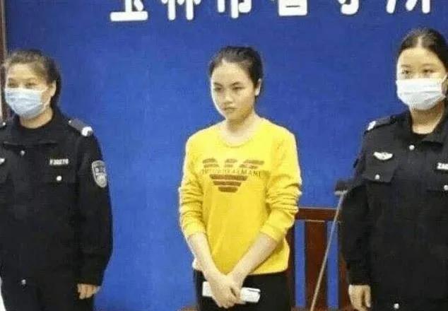 美女护士将同事20个小时剁成2000多块，为毁尸灭迹，竟变态成这样