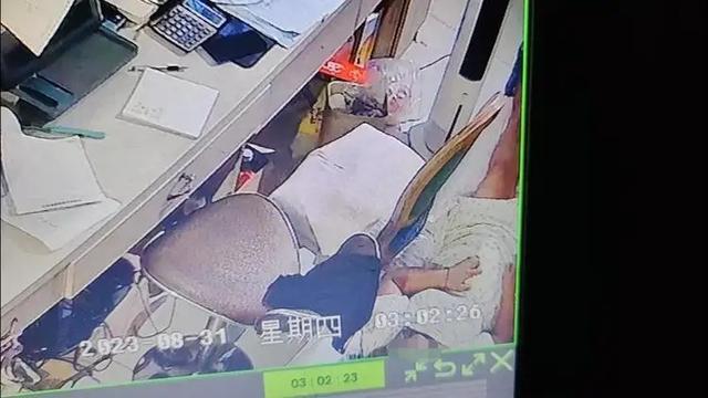 酒店女员工在前台睡觉被男子掀裙子？警方已展开调查