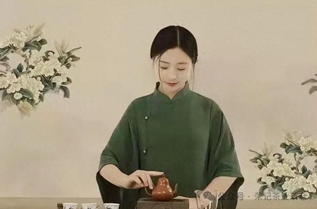 喝茶的女人，有多美？