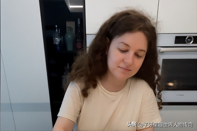 江苏小伙无婚礼无钻戒娶匈牙利美女老师，参加岳父的婚礼十分新奇