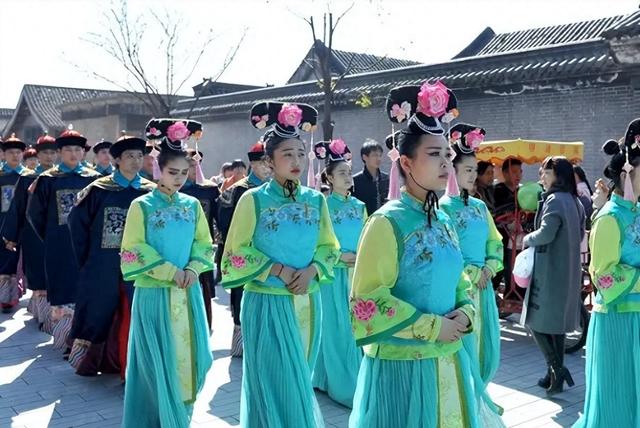 横店群演浮沉记：美女大把，光棍懒汉遍地，他们将何去何从