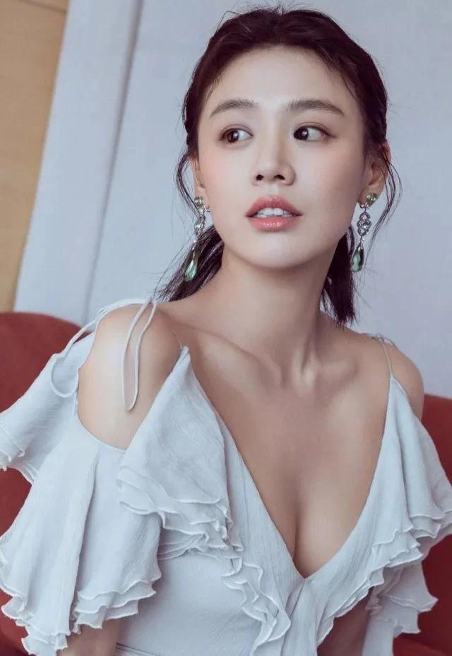 马思纯 SiChun Ma，纯情善良、性感迷人的美女演员｜美女写真