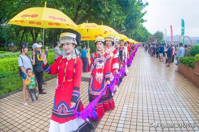 1000名彝族美女在这里演了一场“大秀”，太美了（多图）